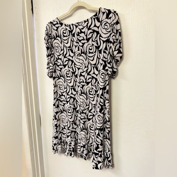 MSK Monochrome Printed Puff-Sleeve Sheath Dress - Picture 3 of 4